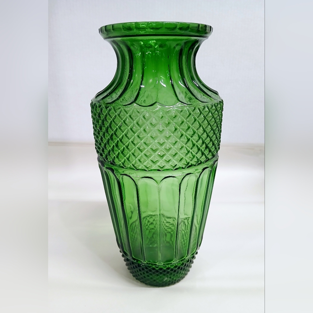 Vintage Emerald Green Diamond-Cut Glass Vase with Vertical Accents